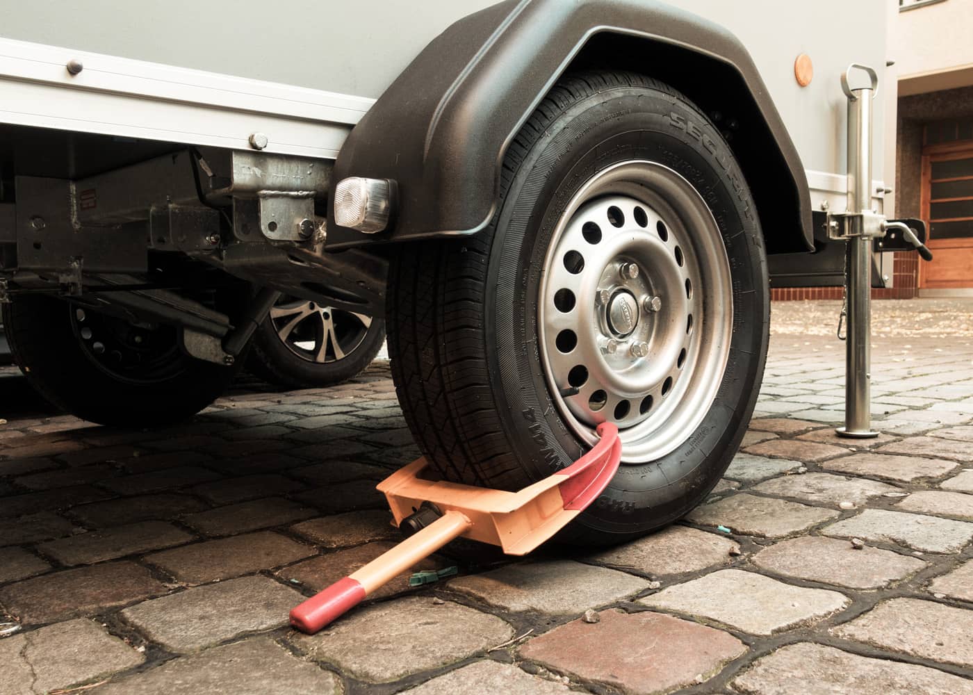 anti-theft device trailer wheel lock